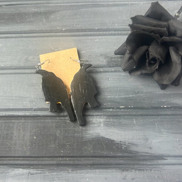 TIGER LILY Wood Cat Earrings - Picture 4 of 8